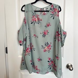 Xhilaration Cold Shoulder Top: Plus Size 4X